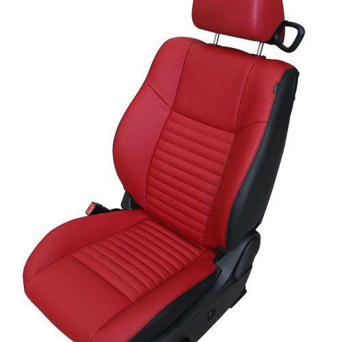 fotel obszyty skórą w Dodge Challenger PFI car styling