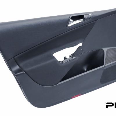 oklejenie skórą górnej części boczku drzwi z wymianą materialu w Volkswagen Passat B6 PFI car styling